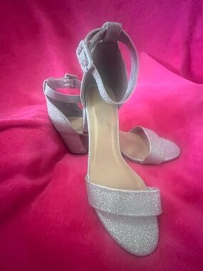 EUC Cityclassified Silver Sparkly Shoes Size 7